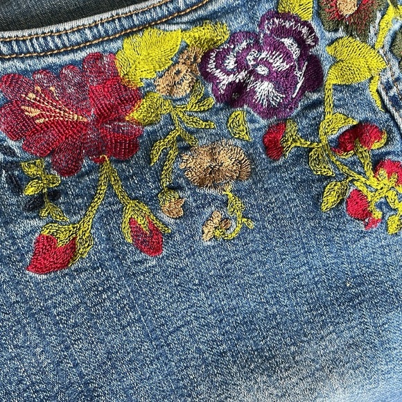 Joe Boxer Vintage Wide Leg Embroidered High Waisted Jeans - Picture 7 of 10